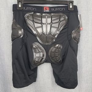 Burton total impact short sz M